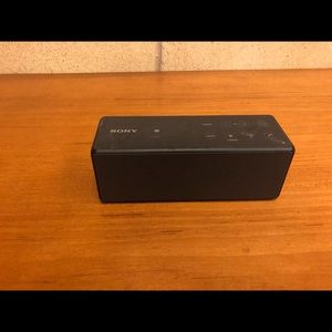 Sony SRS-X3 Bluetooth speaker